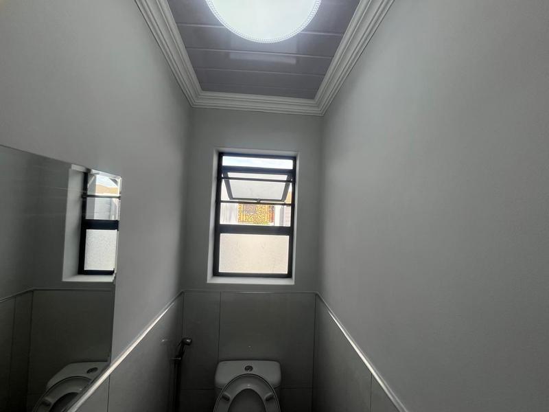 2 Bedroom Property for Sale in Kensington Western Cape
